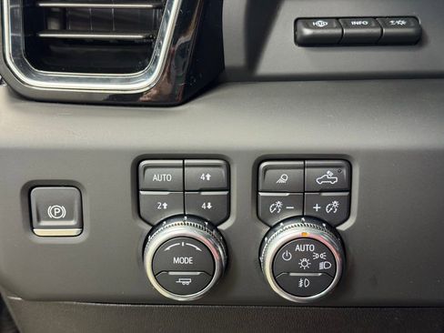 Used 2025 GMC Sierra 2500 Denali Ultimate AWD/4WD image 30
