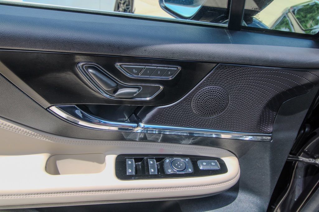 Used 2025 Lincoln Corsair FWD w/ Equipment Group 101A image 13