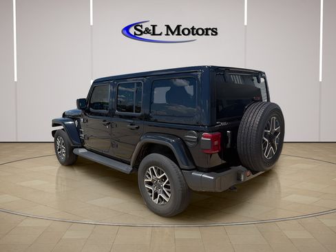 Used 2024 Jeep Wrangler Unlimited Sahara AWD/4WD image 5