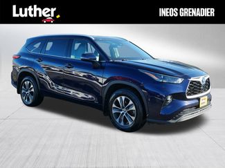 Used 2022 Toyota Highlander XLE video 1