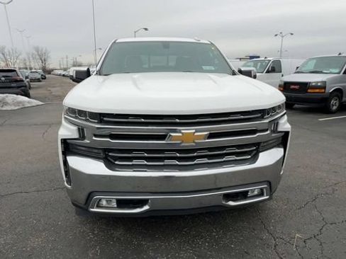 Used 2019 Chevrolet Silverado 1500 LTZ w/ LTZ Convenience Package AWD/4WD image 3