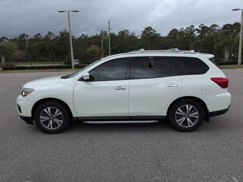 Used 2020 Nissan Pathfinder SL FWD image 8