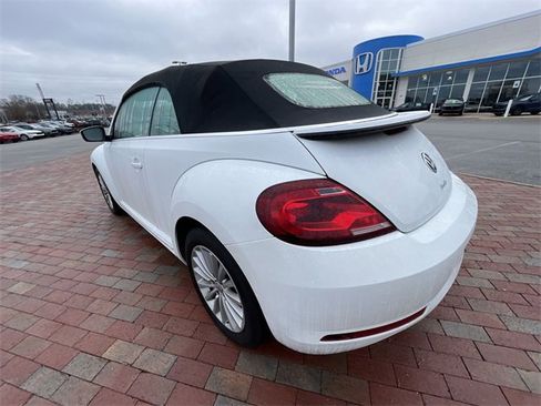Used 2019 Volkswagen Beetle 2.0T SE image 12