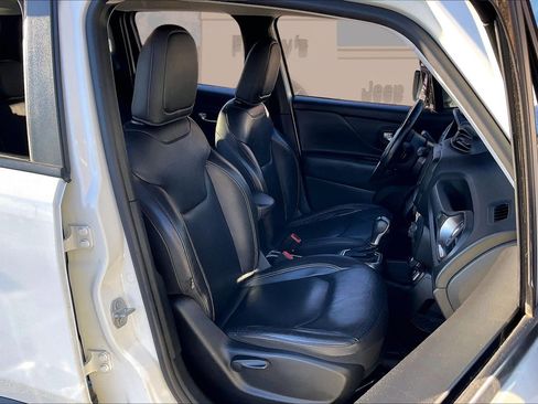 Used 2019 Jeep Renegade Limited w/ UConnect 8.4 Nav Group image 7