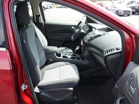 Used 2018 Ford Escape SE image 25