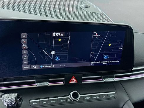 Used 2024 Hyundai Elantra SEL image 5