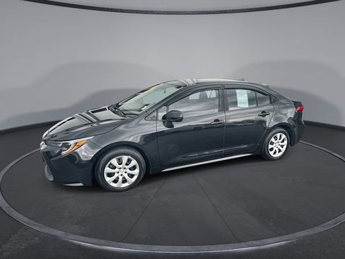 Used 2021 Toyota Corolla LE FWD image 1