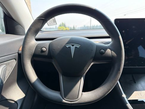 Used 2020 Tesla Model 3 Standard Range Plus RWD image 12