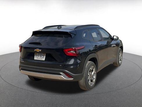 Used 2025 Chevrolet Trax LT image 18