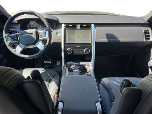 New 2025 Land Rover Discovery Dynamic SE image 22