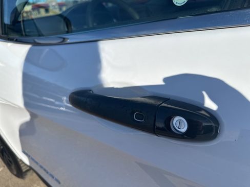 Used 2020 Jeep Cherokee Latitude Plus image 5