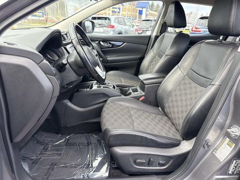 Used 2022 Nissan Rogue Sport SV w/ Technology Package image 29