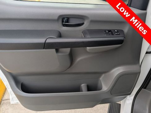 Used 2020 Nissan NV 3500 S image 24