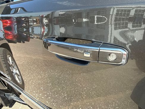 Used 2019 GMC Yukon XL Denali w/ Open Road Package AWD/4WD image 15