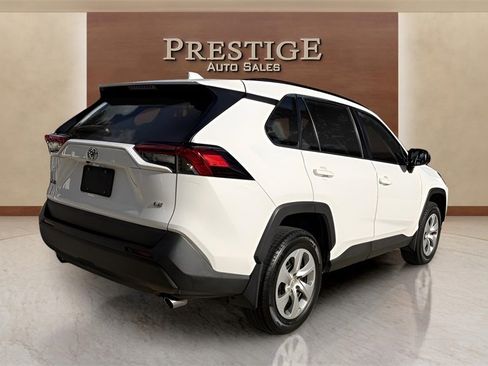 Used 2021 Toyota RAV4 LE image 33