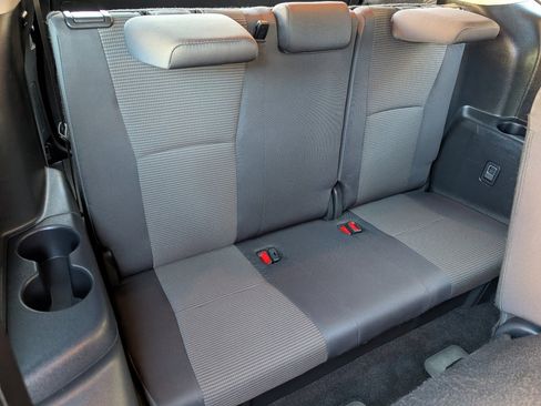 Used 2024 Toyota Highlander LE image 6