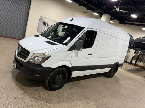 Used 2018 Mercedes-Benz Sprinter 2500 image 9