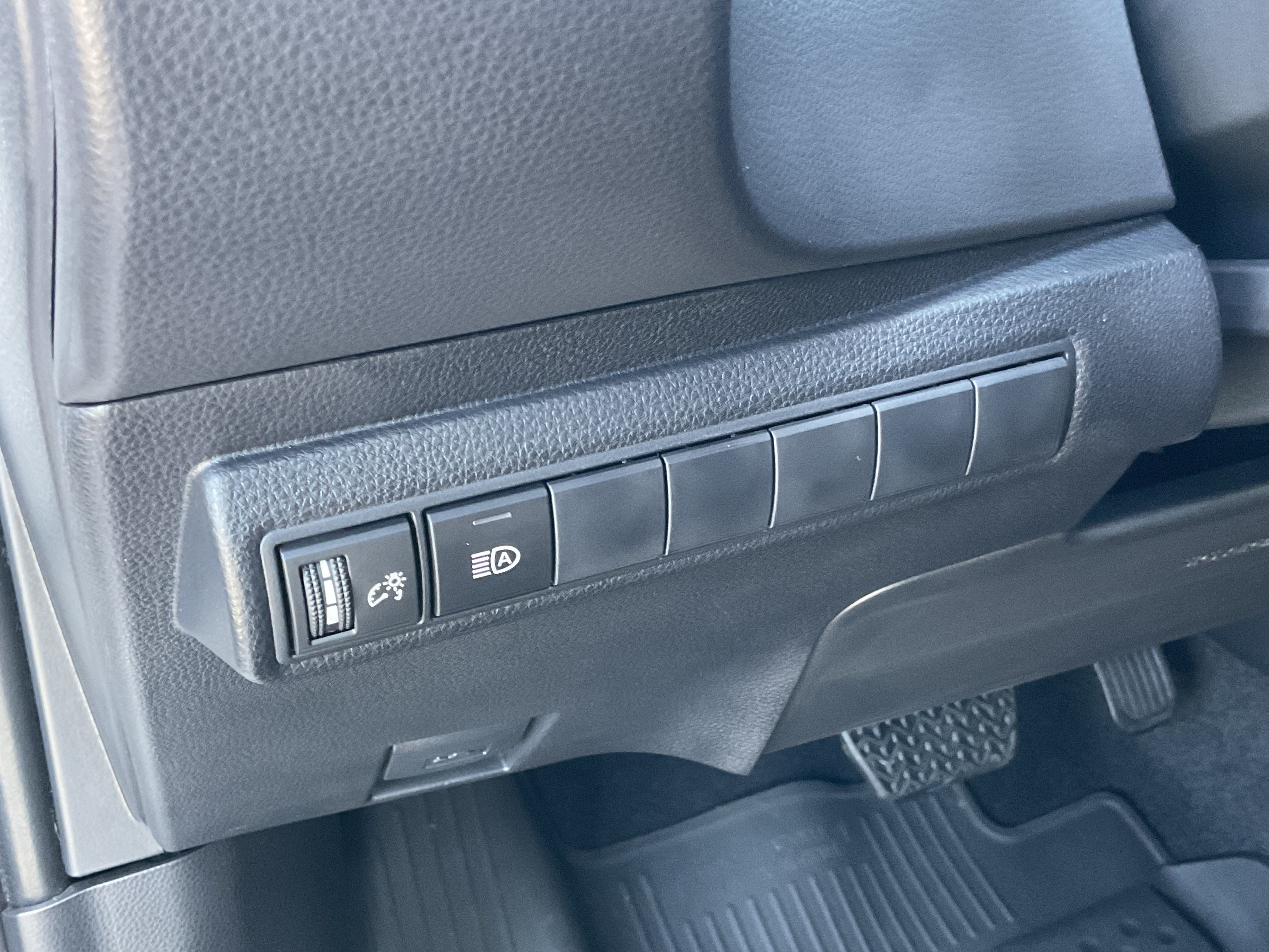 Used 2025 Toyota Corolla XSE FWD image 27