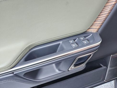 Used 2023 Rivian R1S Adventure image 17