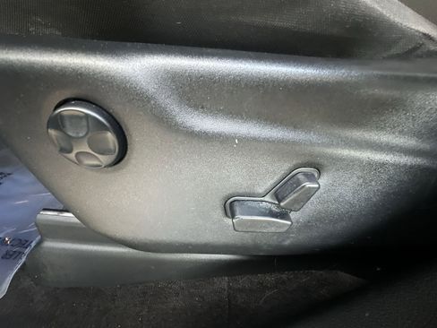 Used 2019 Jeep Grand Cherokee Laredo image 14