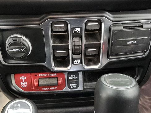 Used 2022 Jeep Gladiator Rubicon w/ Cold Weather Group image 30