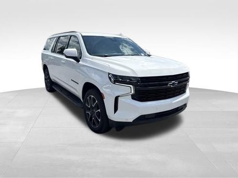 Used 2023 Chevrolet Suburban RST AWD/4WD image 4