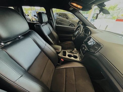Used 2021 Jeep Grand Cherokee Laredo X AWD/4WD image 39