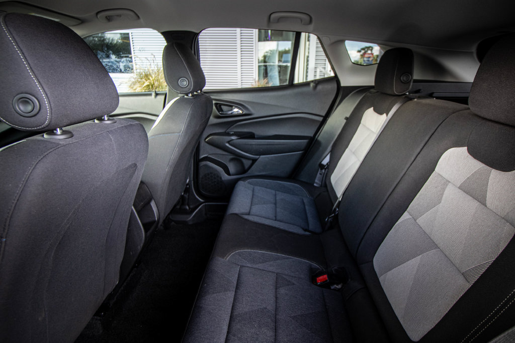 Used 2024 Chevrolet Trax LS FWD image 23