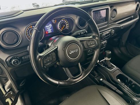 Used 2022 Jeep Gladiator Sport image 10