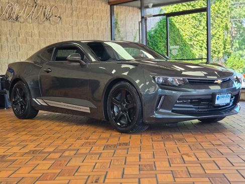 Used 2017 Chevrolet Camaro LT RWD image 8