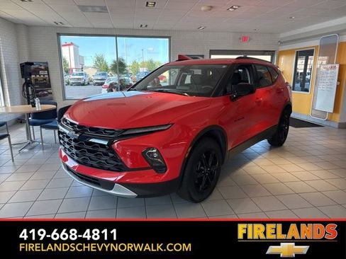 New 2025 Chevrolet Blazer LT w/ Convenience Package image 1
