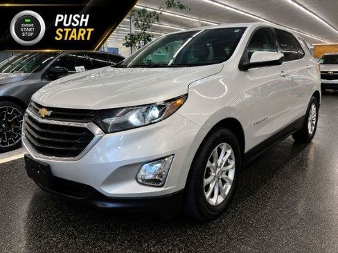 Used 2018 Chevrolet Equinox LT FWD image 1