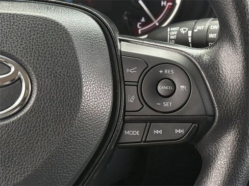 Used 2025 Toyota RAV4 XLE image 15