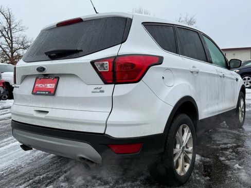 Used 2019 Ford Escape SE image 9