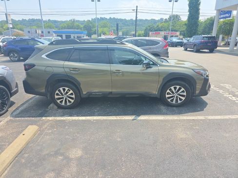 Used 2025 Subaru Outback Premium AWD/4WD image 8