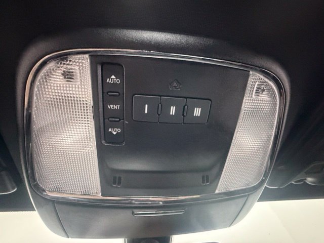Used 2022 Dodge Charger R/T w/ Blacktop Package RWD image 23