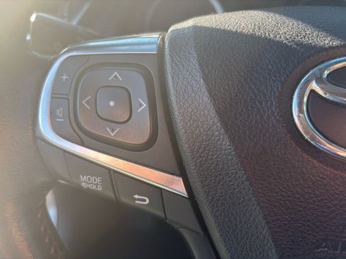 Used 2015 Toyota Camry SE image 7