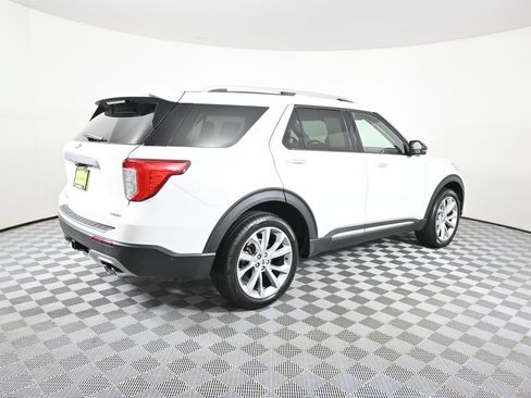Used 2022 Ford Explorer Platinum w/ Equipment Group 601A AWD/4WD image 6