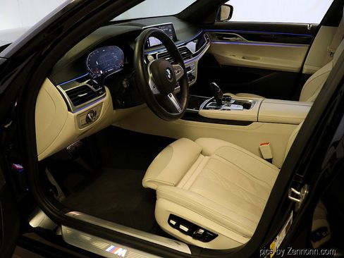 Used 2021 BMW 740i xDrive w/ M Sport Package AWD/4WD image 11