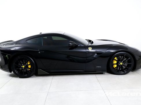 Used 2017 Ferrari F12 Berlinetta RWD image 9