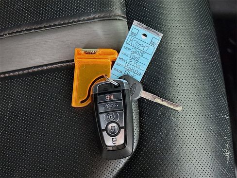 Used 2018 Ford F150 Platinum w/ Equipment Group 701A Luxury image 36