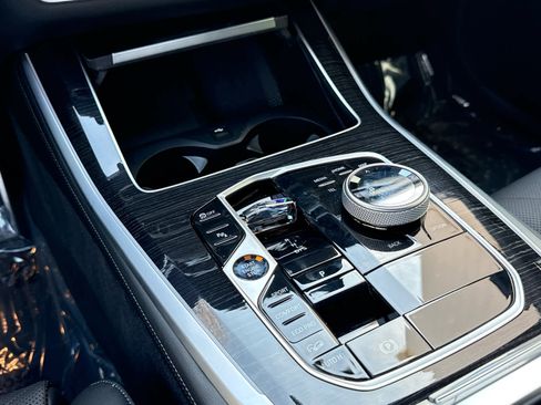 Certified 2026 BMW X5 M60i w/ Executive Package image 9