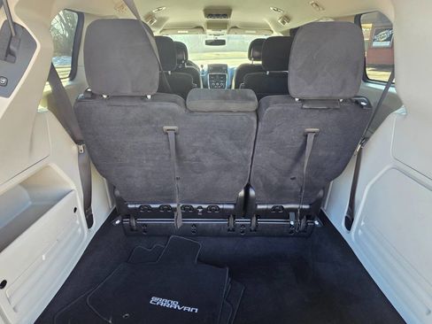 Used 2015 Dodge Grand Caravan SXT image 23
