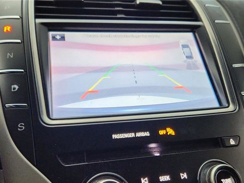 Used 2019 Lincoln Nautilus Select image 34