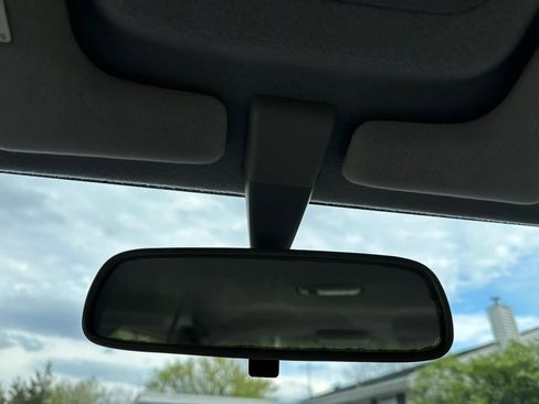 Used 2003 Toyota Prius FWD image 25