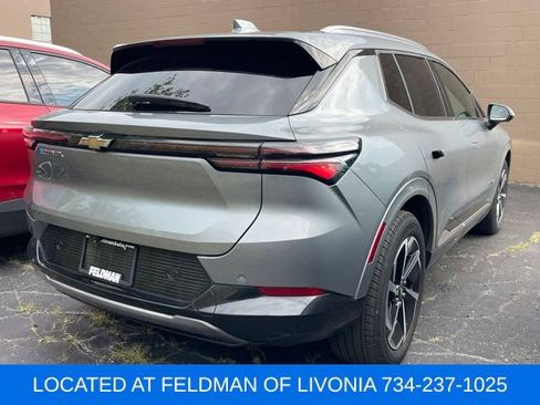 Used 2024 Chevrolet Equinox EV LT FWD image 3