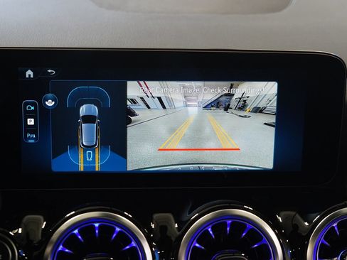 Used 2025 Mercedes-Benz GLA 250 4MATIC image 25