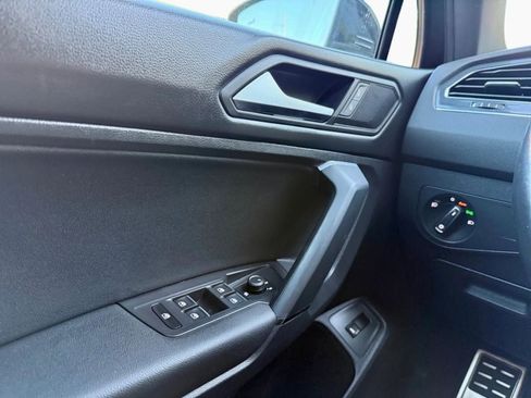 Used 2019 Volkswagen Tiguan SEL Premium R-Line image 19
