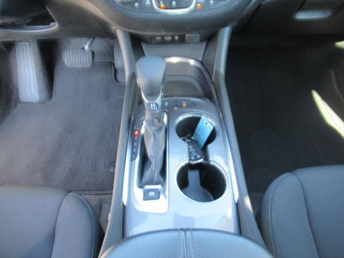 Used 2025 Chevrolet Malibu LT image 23