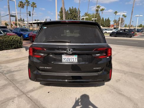 Used 2025 Honda Odyssey Sport-L image 4